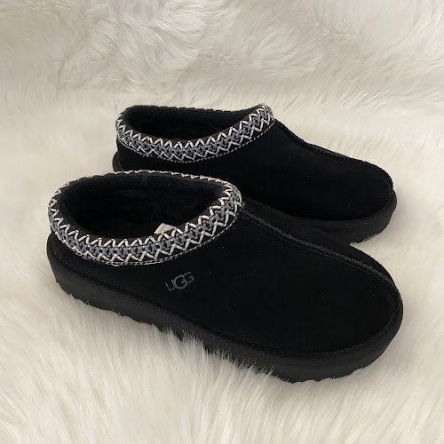 UGG Tasman slippers black