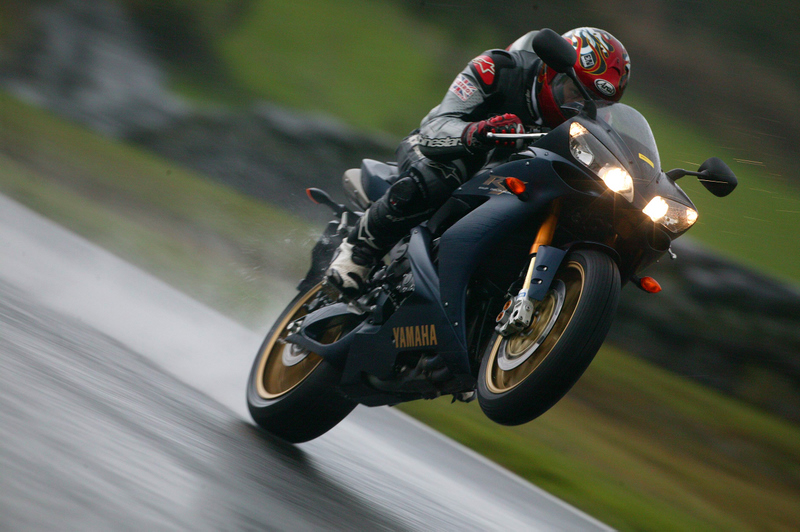 Yamaha r6 скорость
