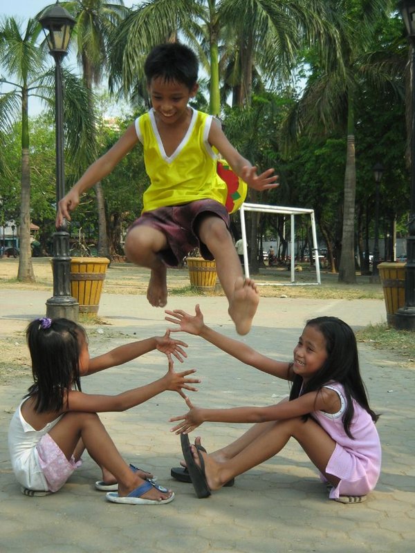 Street Games in the Philippines