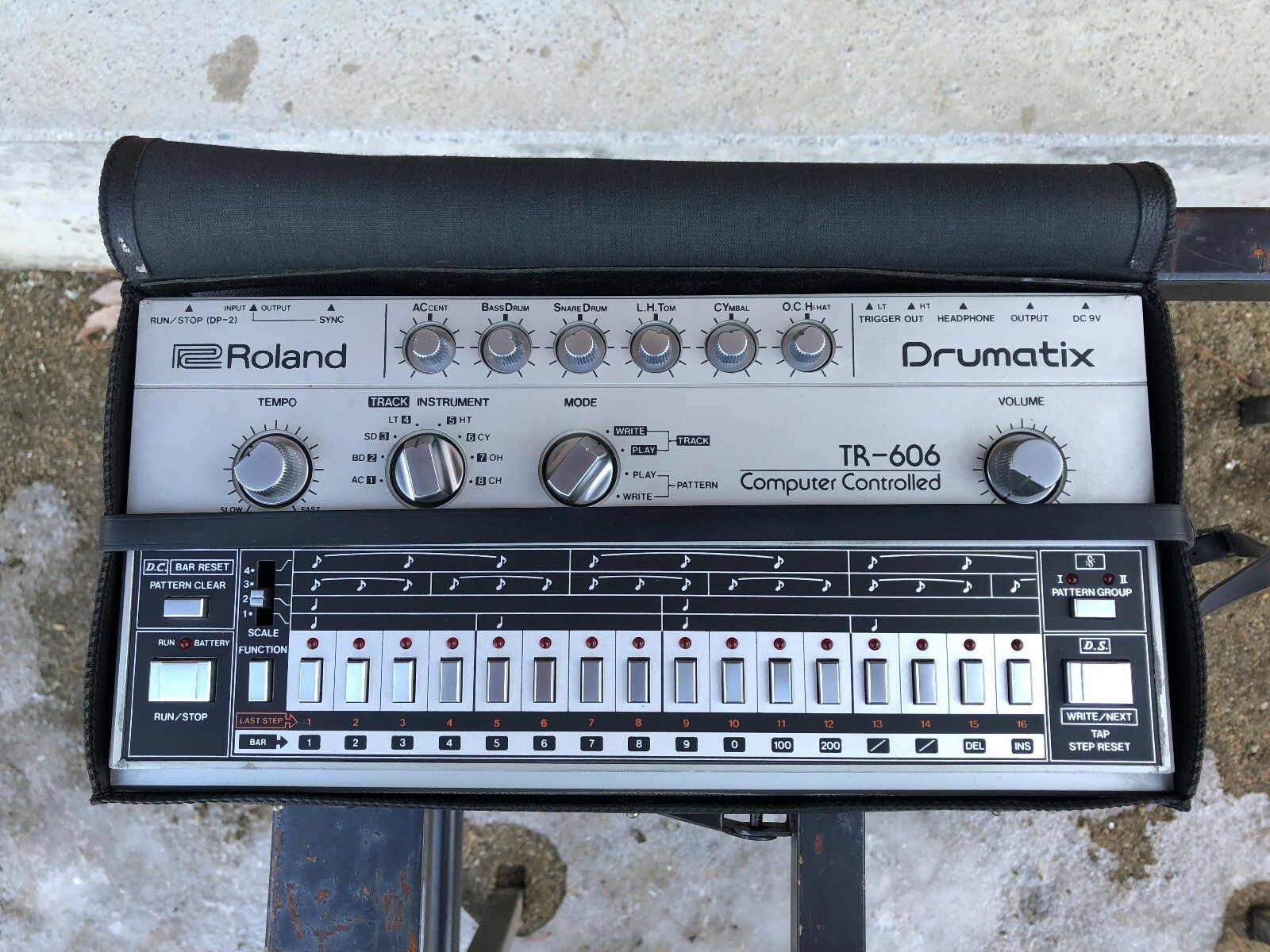 MATRIXSYNTH: Roland TR-606 with Black Bag