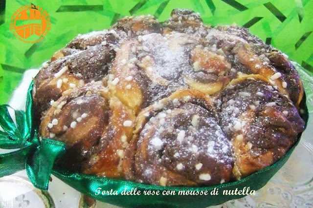 torta delle rose  con mousse di nutella