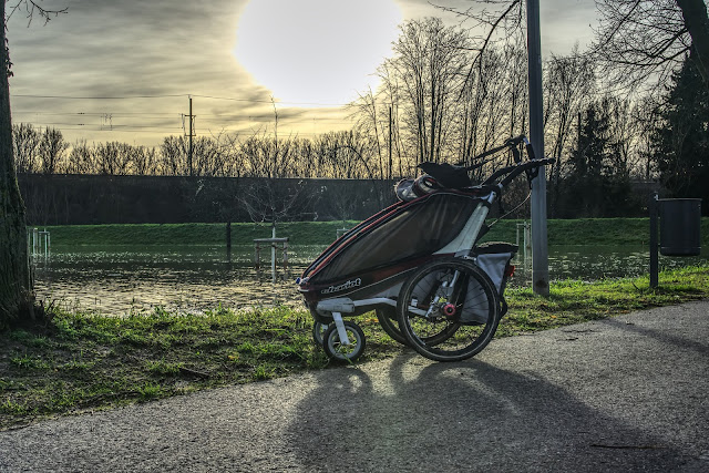 Can you put a car seat in the bike trailer