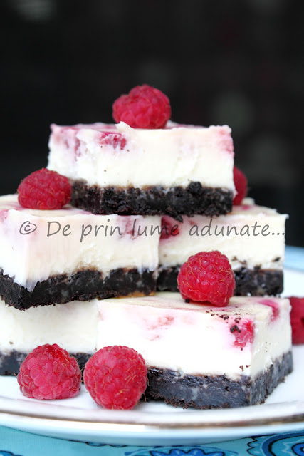 Patratele de Cheesecake cu Ciocolata alba si Zmeura/ White chocolate and raspberry cheesecake bars