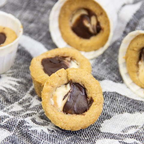 Chocolate Mint Filled Mini Cookie Cups