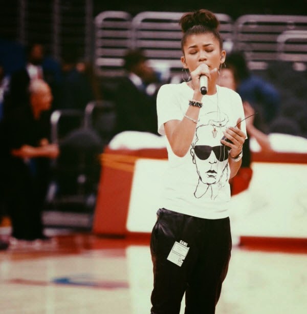 zendaya is my life: Zendaya apparently have time for everything