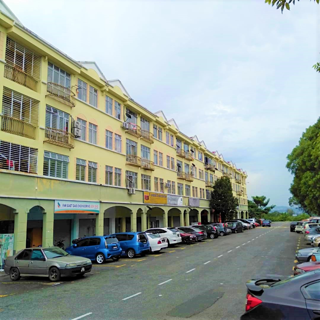 Simple Apartment Di Kajang for Large Space