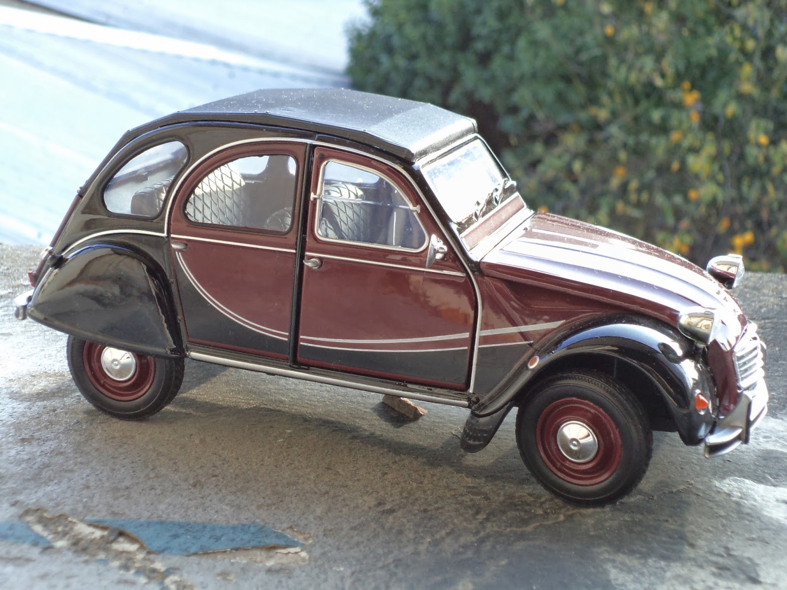 Altaya 1:8 - Model car - Citroën 2c Charleston - 2c