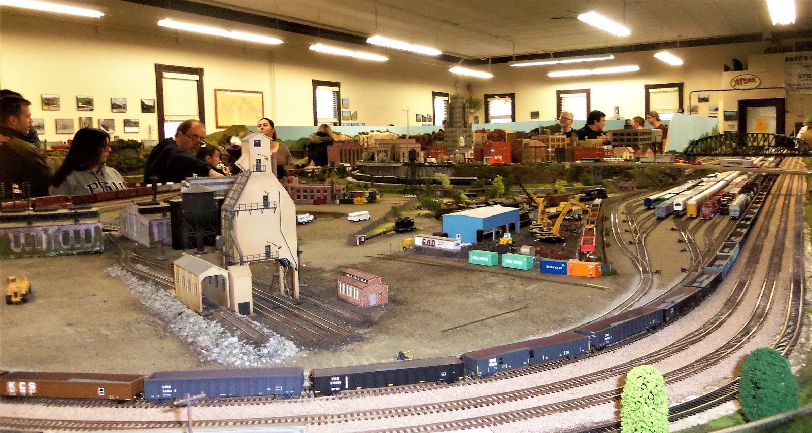 DEBBIEDABBLE BLOG Hudson Model Railroad Club Train Display, 2019