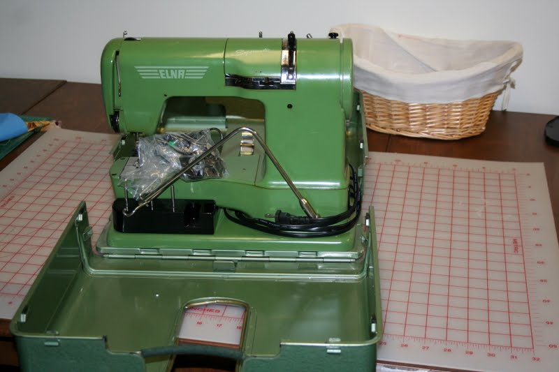 Tammy's Craft Emporium Green Elna Supermatic Sewing Machine