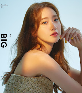 SNSD YoonA Big Issue Magazine Donation