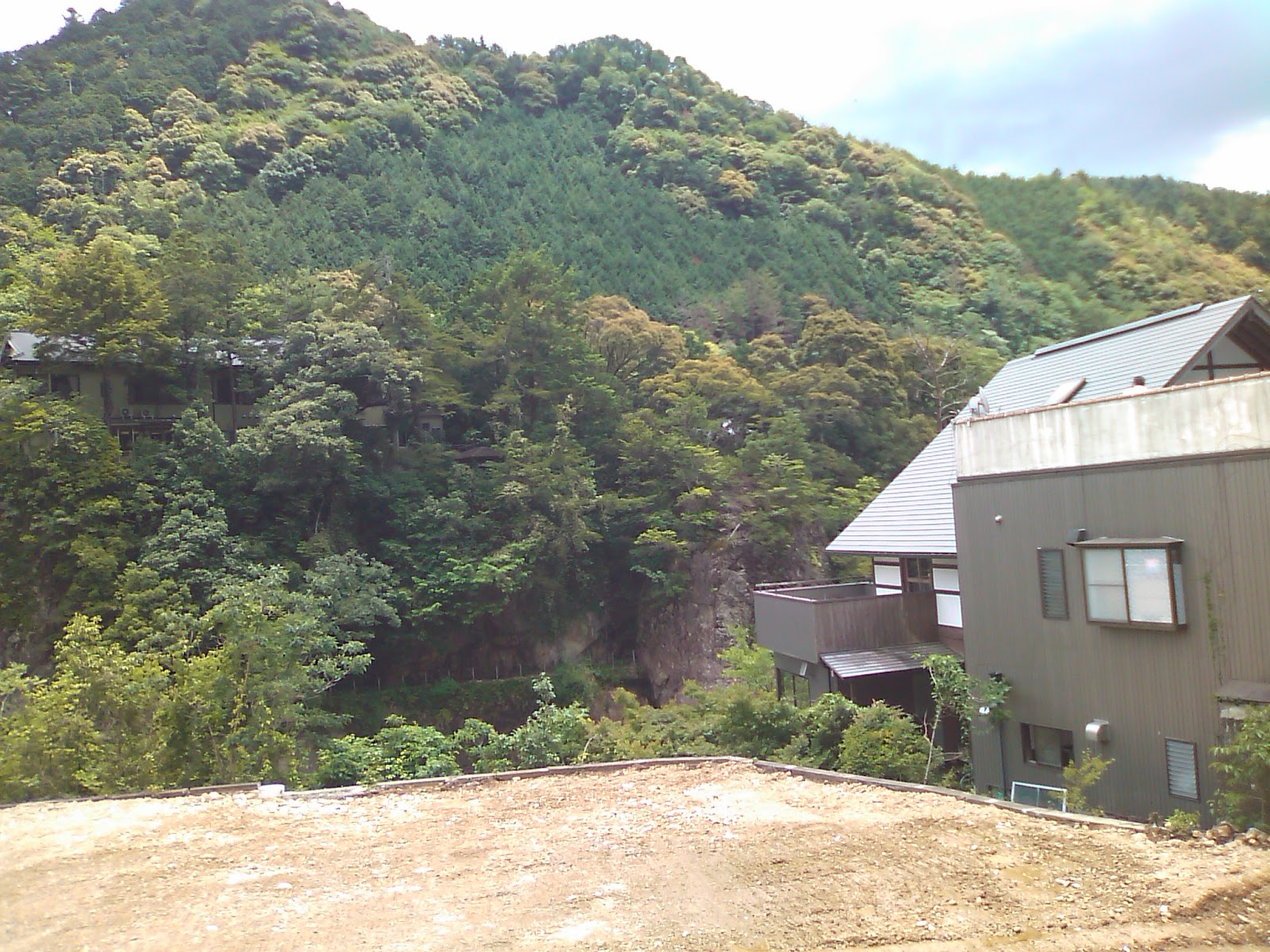 なぜ繁栄できないのでしょうか？