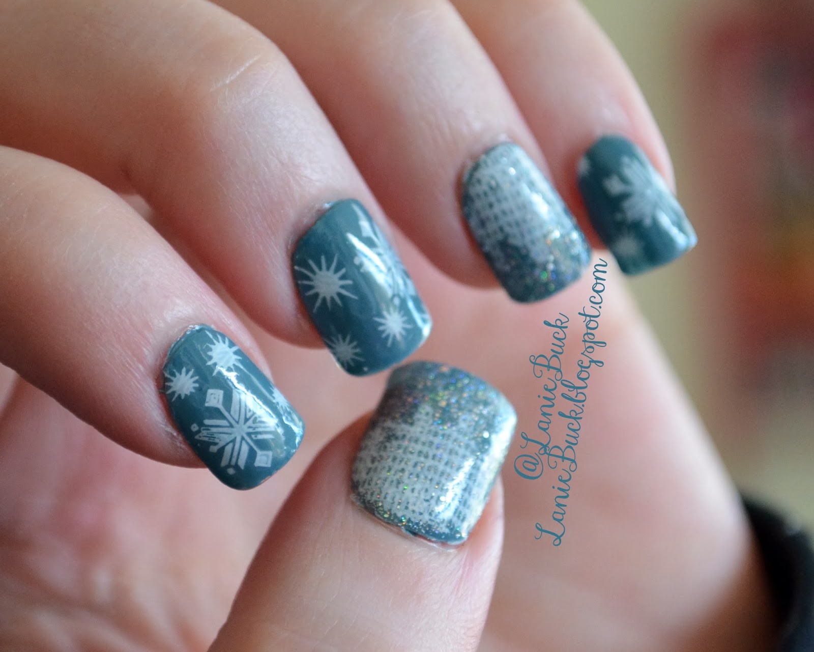 Blue and White Snowflake Nail Art - wide 5