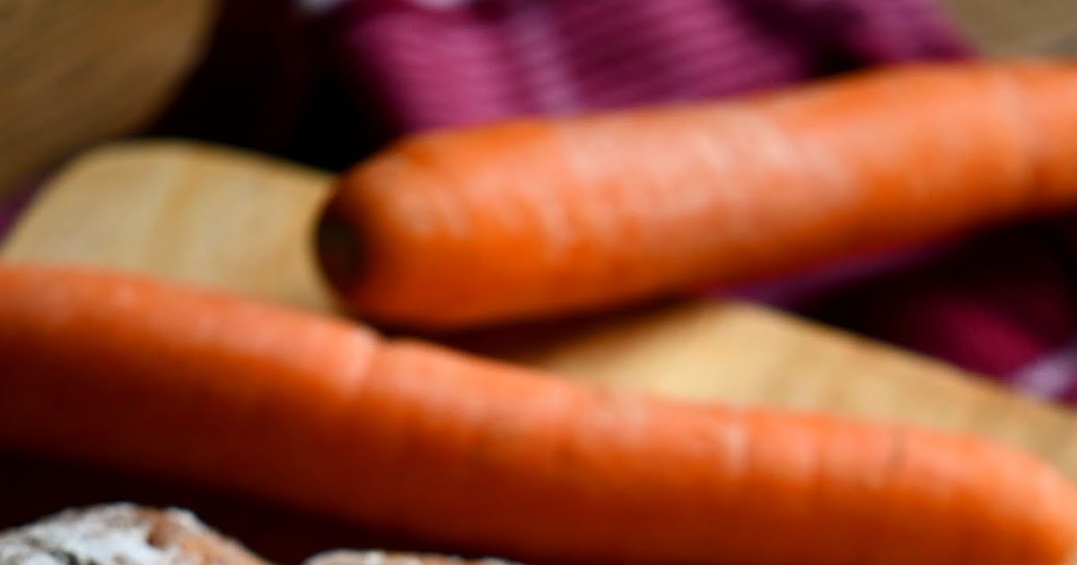 Möhrenbrot mit Nüssen