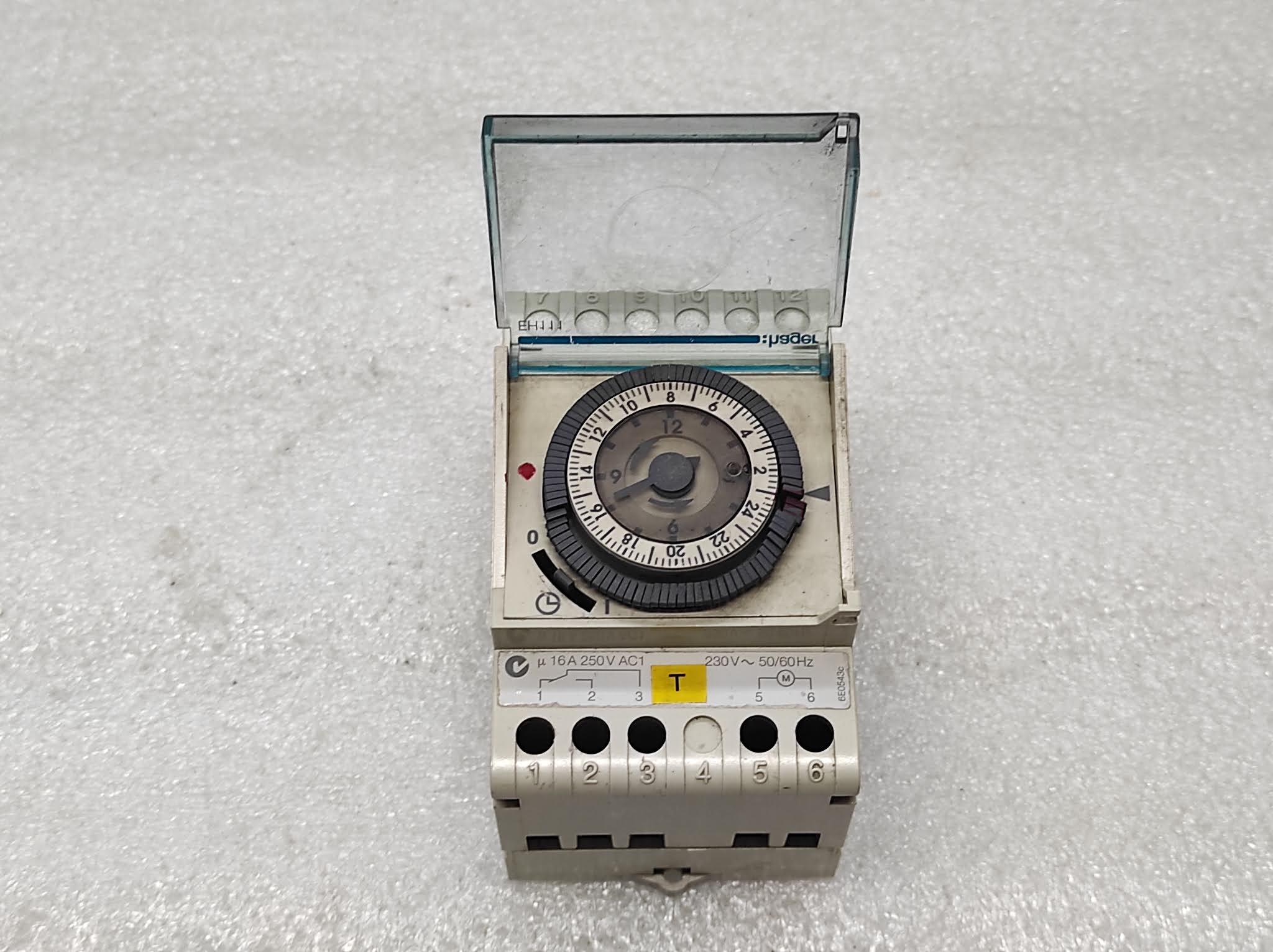 HAGER EH111 TIME SWITCH WITH DAILY CYCLE 230V