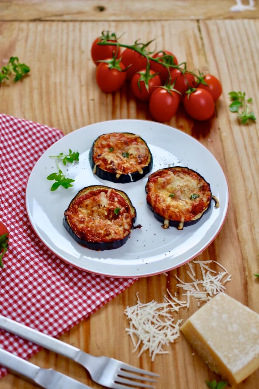 HOME OF HAPPY: AUBERGINEN-PIZZA HOME OF HAPPY: AUBERGINEN-PIZZA