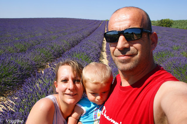 Noi tre di ViaggiamoHg a Valensole