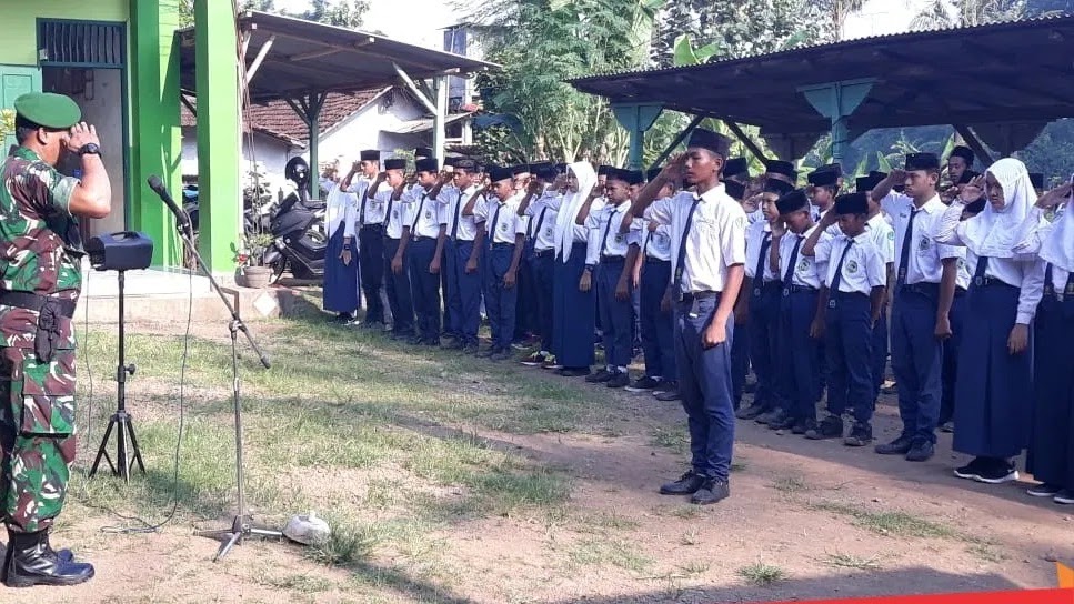 Amanat Pembina Upacara Ke 18 Tema Pentingnya Menjaga Kebersihan Lingkungan Sekolah Jago Berpidato Apa Yang Kamu Cari Ada Disini