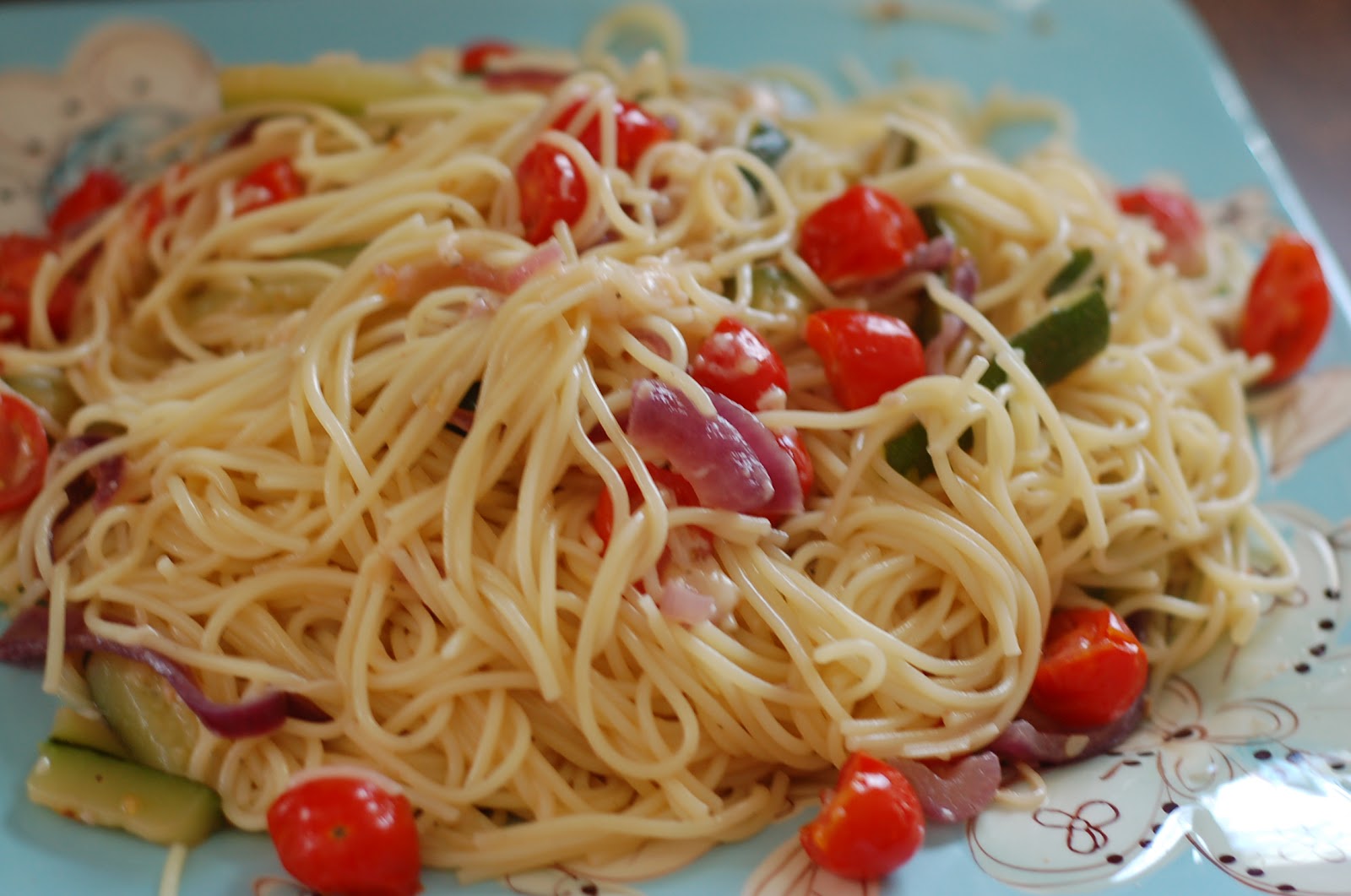 The Sparitarian: Tomato and Zucchini Linguine