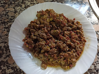 Guiso De Almendras De Habas Con Jamón
