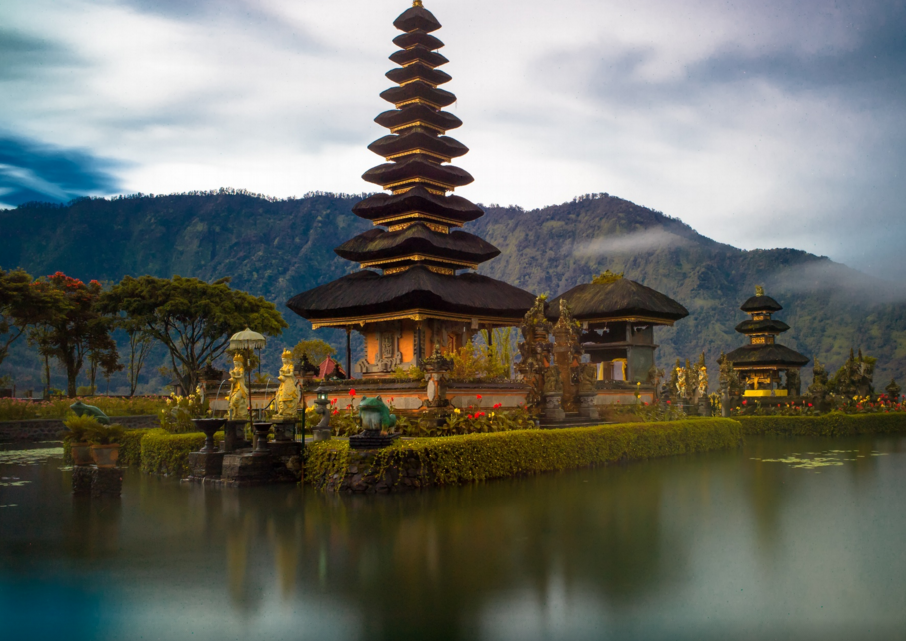 Top 10 Obyek Wisata Paling Menarik di Indonesia Nirwana