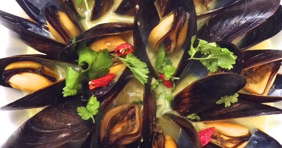 Scrumpdillyicious Kerala Mussel Molee Curry with Coconut Milk