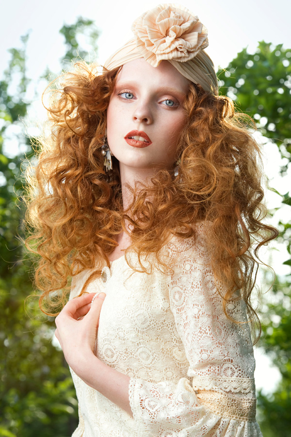 Прически в стиле Романтизм. Сказочные прически. Образ для рыжеволосой женщины. Прически в наивно романтическом стиле