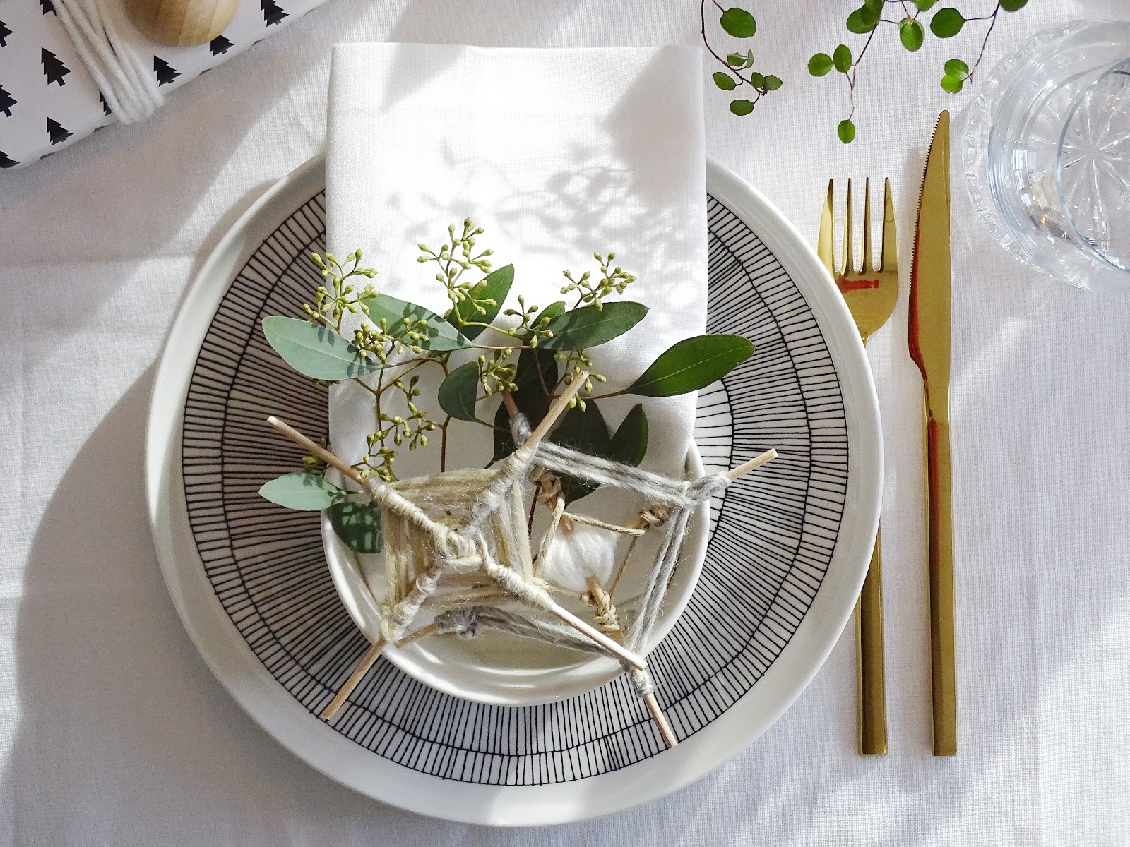 Weihnachtliche, finnisch-inspirierte Tischdeko-Idee - Design-Klassiker von Marimekko, Iittala, Artek - https://mammilade.blogspot.de Weihnachtliche, finnisch-inspirierte Tischdeko-Idee - Design-Klassiker von Marimekko, Iittala, Artek - https://mammilade.blogspot.de