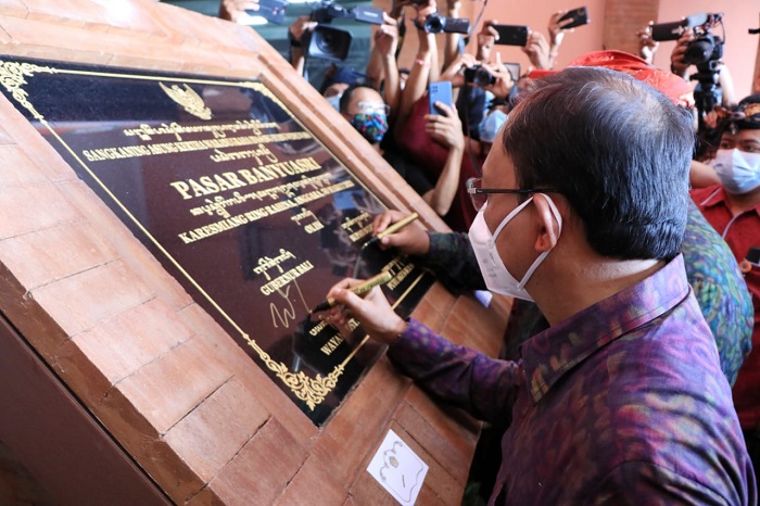 Gubernur Koster Ingin Pasar Banyuasri Bisa Menjadi Destinasi Pariwisata