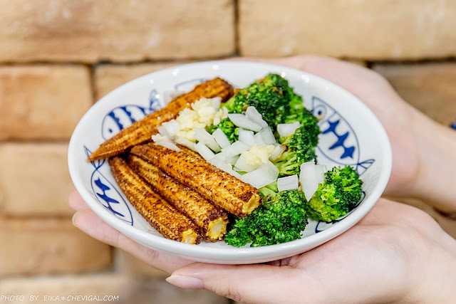 饗炸炸物食堂北屯總店新開幕！獨門醬料蒜香好涮嘴，炸湯圓、炸皮蛋、炸湯翅超人氣！