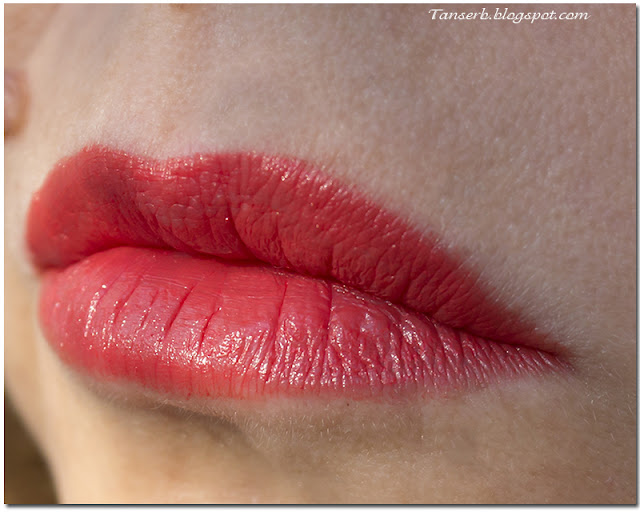 Помада Bourjois Rouge edition 12 heures № 29 “Cerise Sur Le Lipstick”