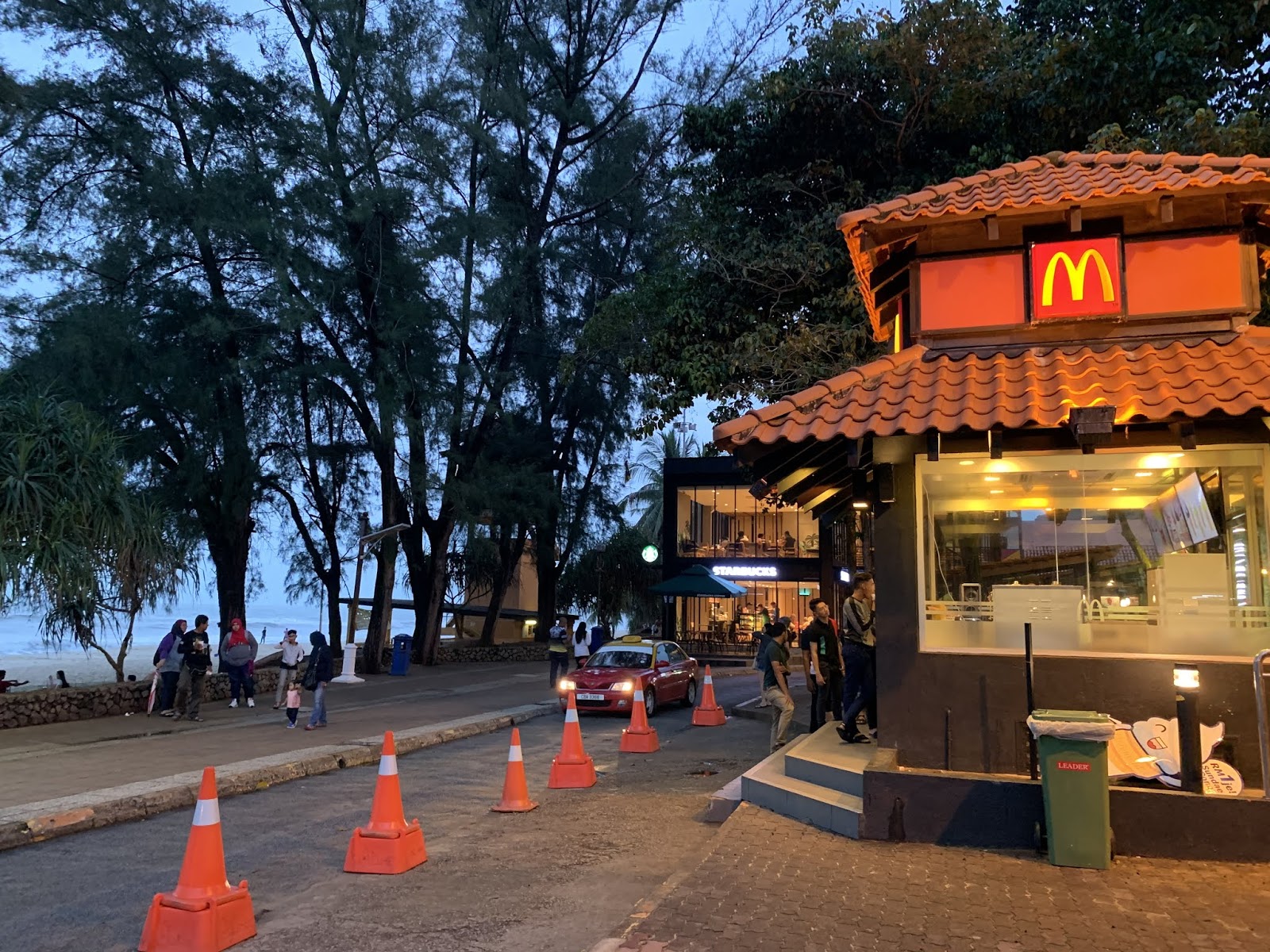 Teluk cempedak mcd Teluk Chempedak