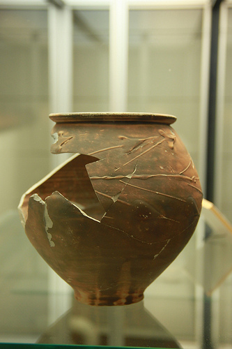 Broken flower vase image