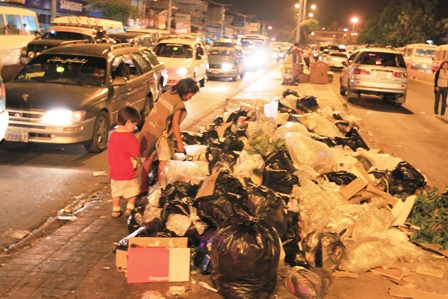 "La contaminacion del planeta": la basura en santa cruz y videos de la ...