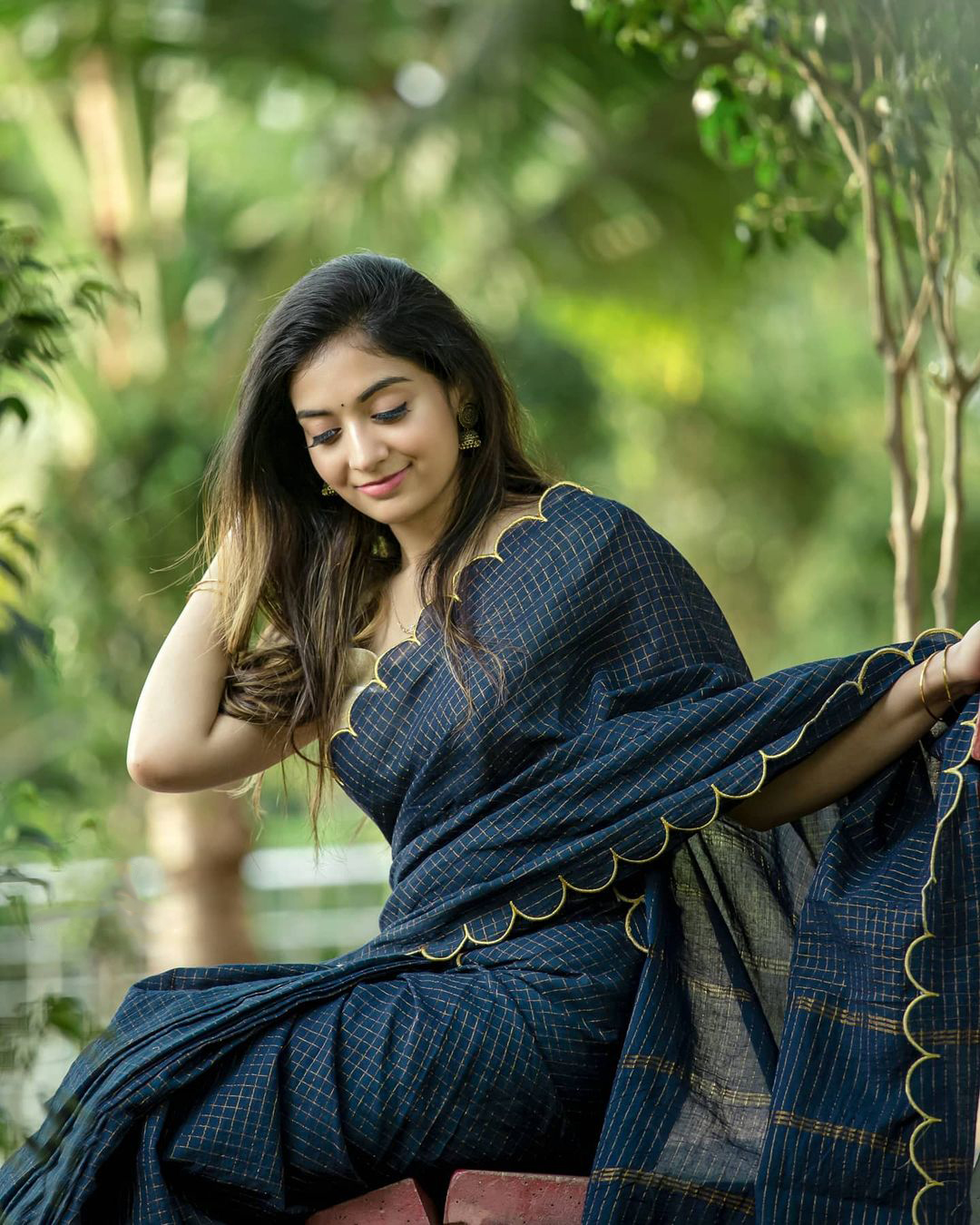 Athmika Sumithran In Cotton Etched Saree Photos Athmika-Sumithran-saree-16