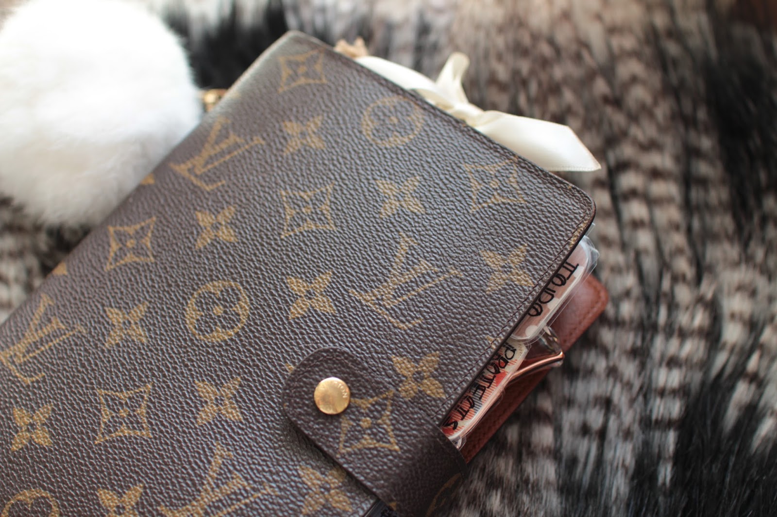 BelindaSelene: Louis Vuitton Agenda MM Set Up