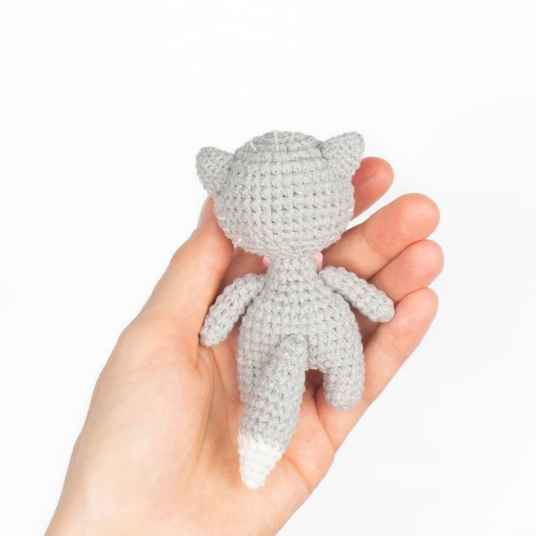 Amigurumi cat crochet toy