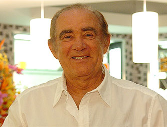 COSTINHA, GOLIAS E O HUMOR SEM GRAÇA DE HOJE