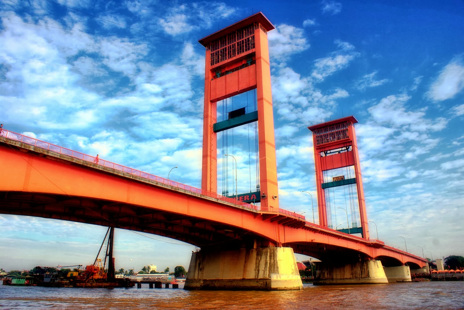 LANDMARK BERSEJARAH DI INDONESIA bagian 2
