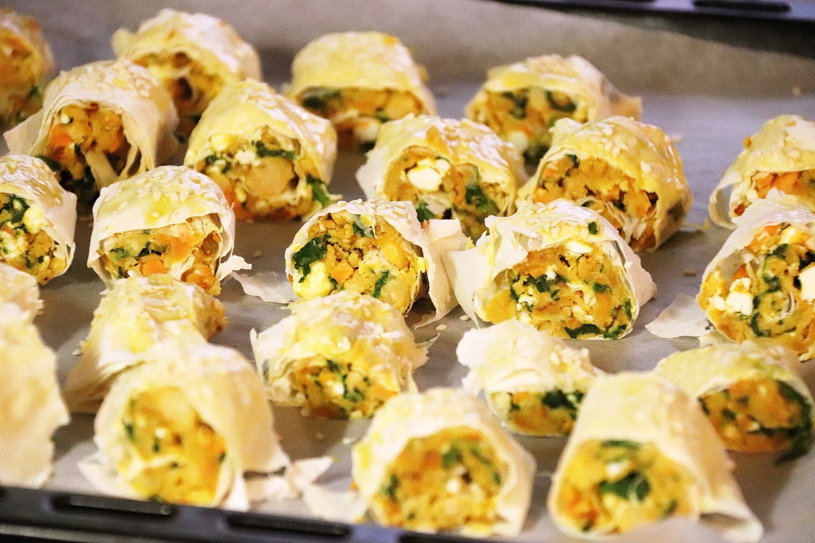 WEEKLY BITES SPINACH, CHICKPEA & SWEET POTATO SAUSAGE ROLLS bits&pieces