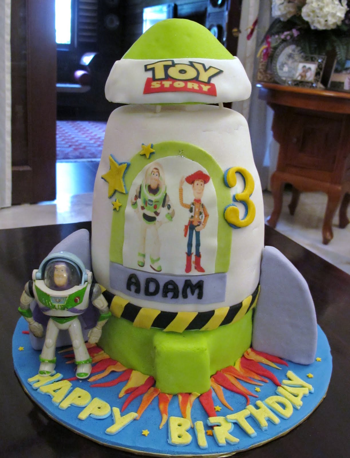 mycuppycupcake BUZZ LIGHTYEAR ROCKET