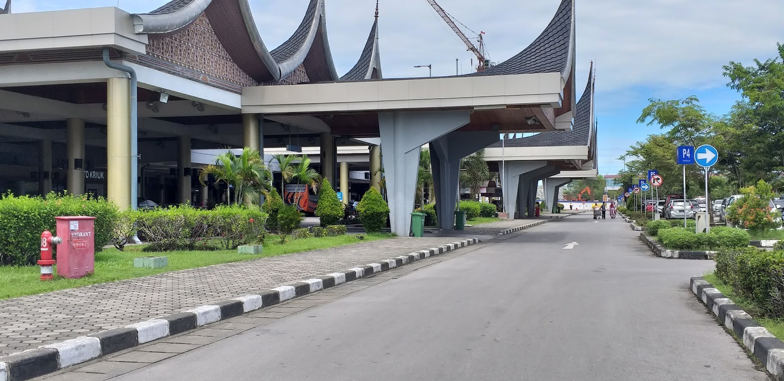 Bandara Internasional Minangkabau Sepi, Tiket Pesawat