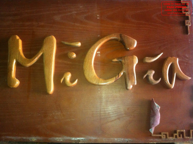 Mẫu chữ gỗ làm bảng hiệu quán cafe