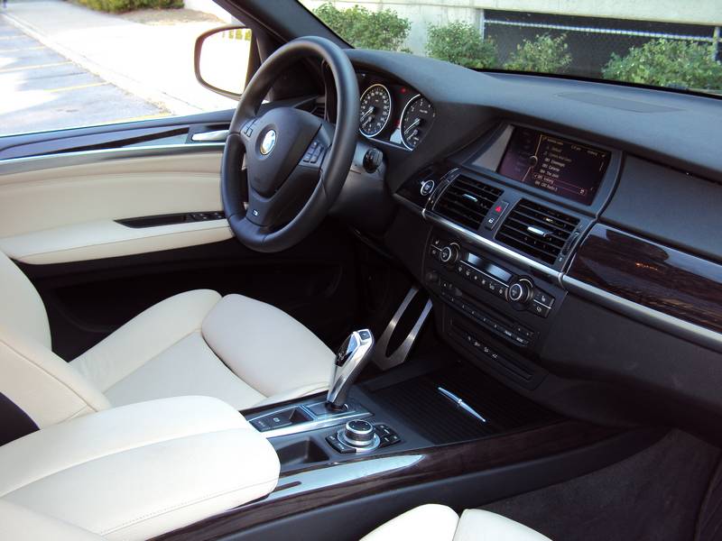 2011 BMW X5 Photo Gallery