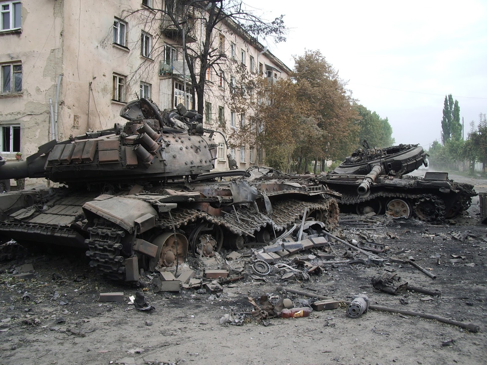 Подбитые танки Грозный 1995