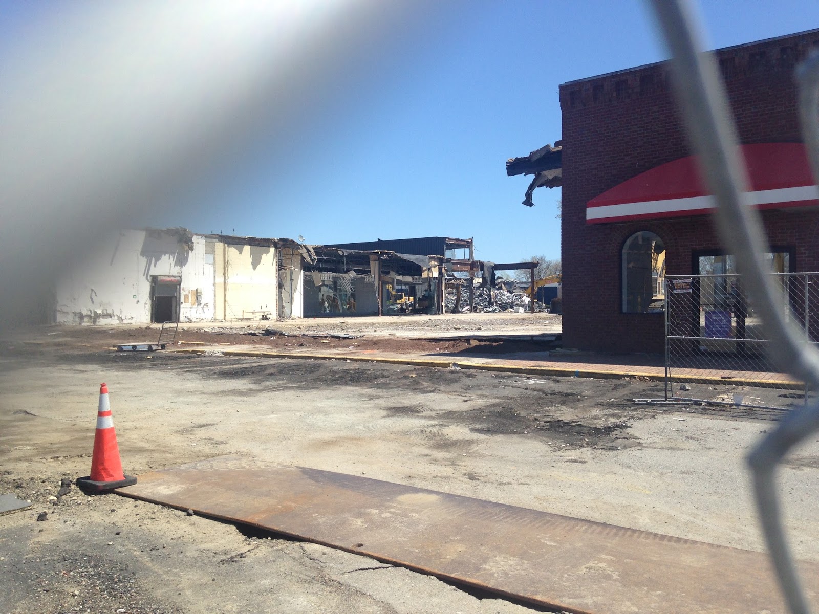 The Rise and Fall of the Meadow Glen Mall MEDFORD INFORMATION CENTRAL