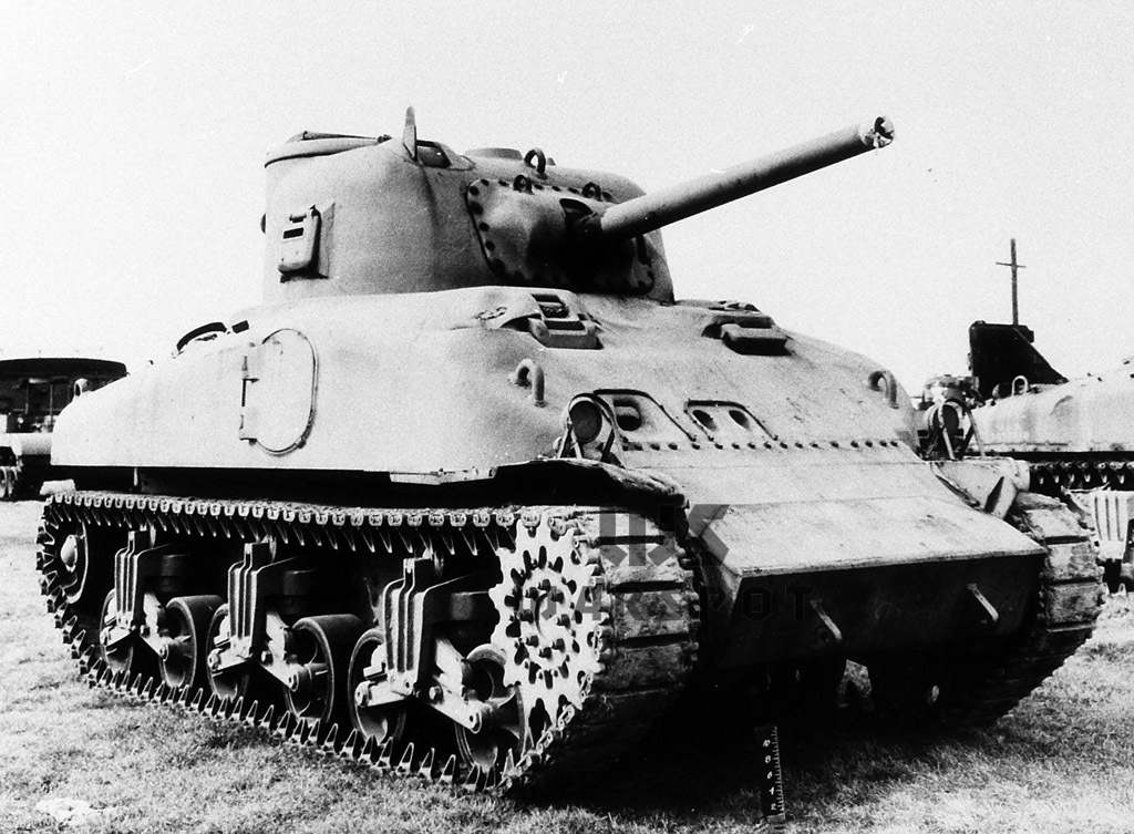 Танк шерман м4а2. Танк m4 sherman. Американский танк "шерман". M4a1 танк. Американский танк второй мировой шерман.