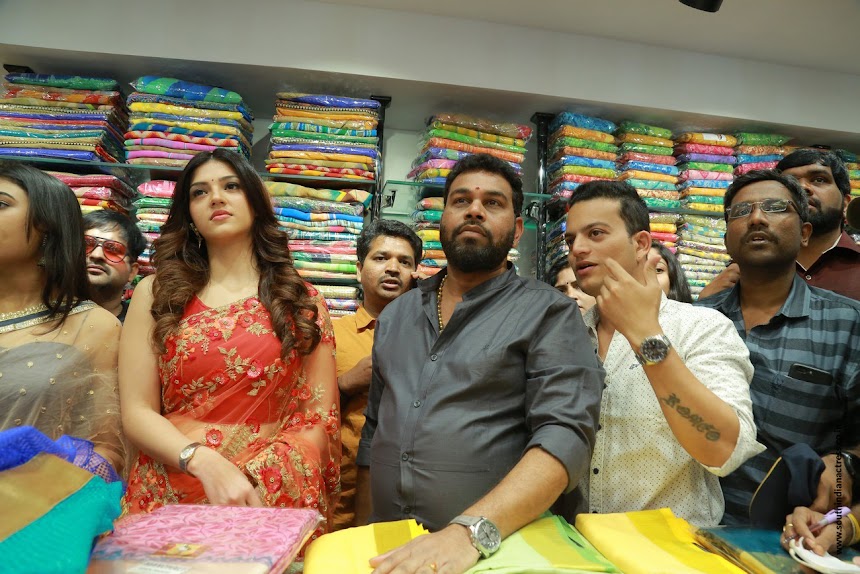 Catherine Tresa, Mehrene Pirzada & Shalini Pandey launch KLM Fashion Mall