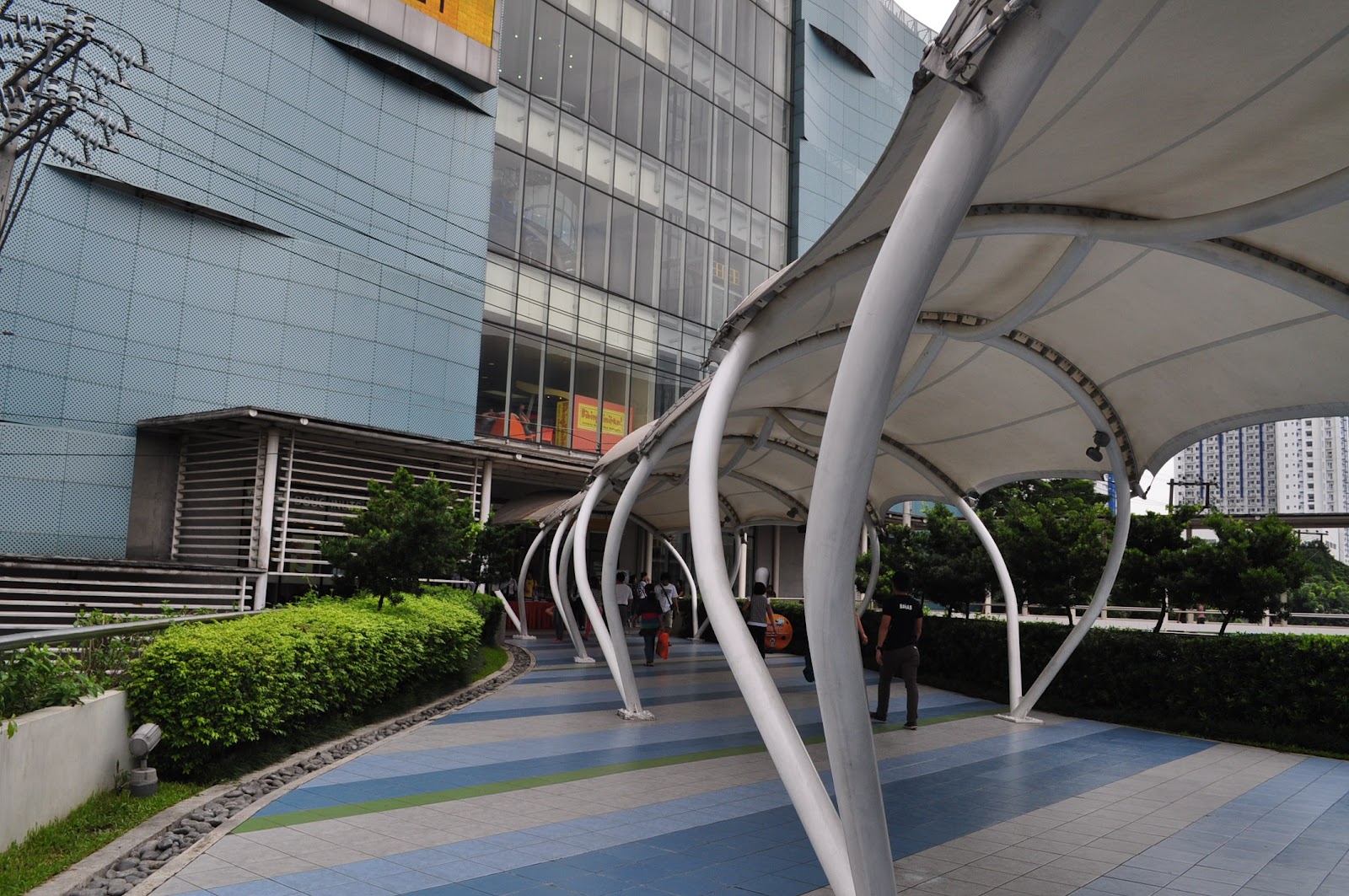 Philippines: 21st Century Parks: SM North EDSA Sky Garden LIM, MA ...