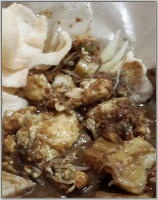 Kuliner Enak Di Kota Probolinggo – Lezatnya Tahu Tek Telur A. Yani. Kuliner Enak Di Kota Probolinggo – Lezatnya Tahu Tek Telur A. Yani.
