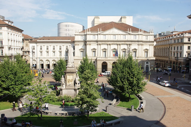Imagen del Teatro Scala desde el exterior
